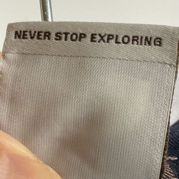 The North Face Men's Medium Plaid Button-Up Long Sleeve Shirt, Navy Blue & Pink - Picture 9 of 12